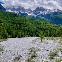 Valbona ist Ausgangsort für die beliebte zehntägige Rundwanderung "Peaks Of The Balkans"