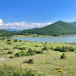 Über einen weiteren Pass bin ich bereits wieder in Albanien