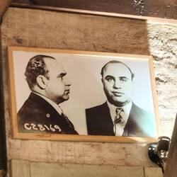 Al Capone photo in cafe