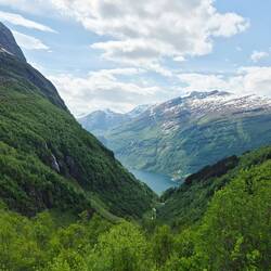 erste sicht auf den geirangerfjord