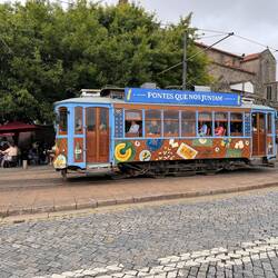 historische Bähnchen fahren bis zum Farolim de Felgueiras