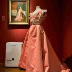 Mid 19th century evening dress @ Arkas Sanat Alsancak — İzmir, Türkiye.