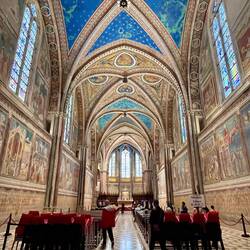 Le chœur central de l'église inférieure