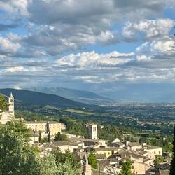 Depuis le haut, la vue plonge à des kilomètres