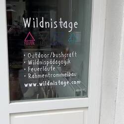 Einmal die Heilsteinrassel bitte.