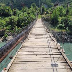 Brücke an kurzem Stopp