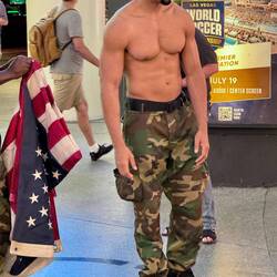 Flag 🇺🇸 bearer