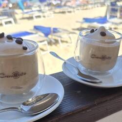 A wonderful new find - Cafe Creme😋
