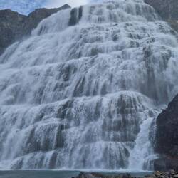 fächerförmiger Wasserfall Dynjandi
