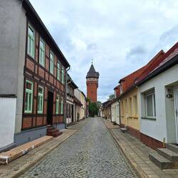 Blick auf den denkmalgeschützten Wasserturm am Weinberg von 1902, 46 m hoch