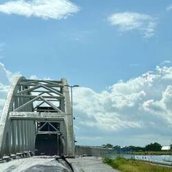 Zugbrücke geöffnet für Schiffe