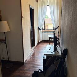 This room is costing around $100. At home for that I'd be at the Holiday Inn.
