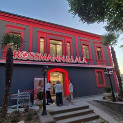 Und 'Rossmann' bleibt bei rot