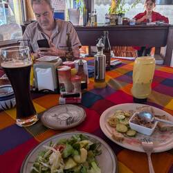 Am Stammtisch bei Charly