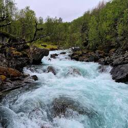 Vardahaugselvi Waterfall