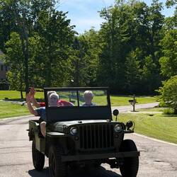Bei unseren Freunden- Ausfahrt mit Gerds endlich zugelassenem Oldtimer- Jeep