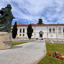 Monumento à Princesa Santa Joana