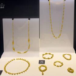 Collection of gold jewelry from Roman/Classical/Hellenistic Periods.