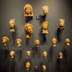 Collection of terracotta women's heads (Classical Period from 6th to 4th century BCE).