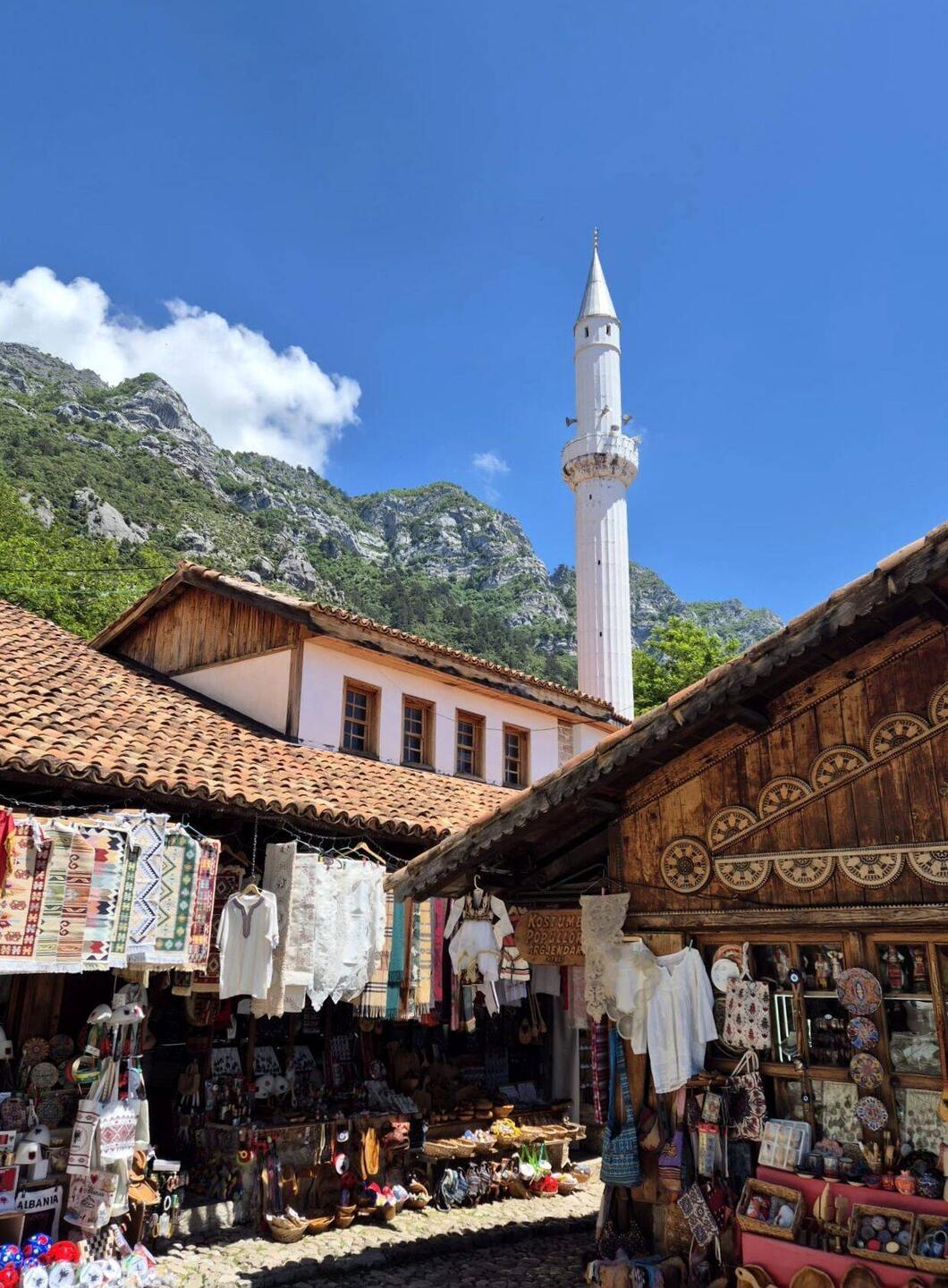 Basarstraße in Kruja