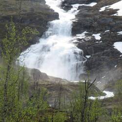 Kurzer Abstecher an einen Wasserfall auf dem Weg nach Abisko
