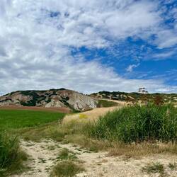 De magnifiques peintures naturelles sur les flancs des collines