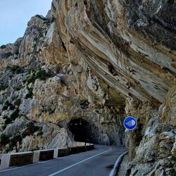 Cool rocks and tunnel