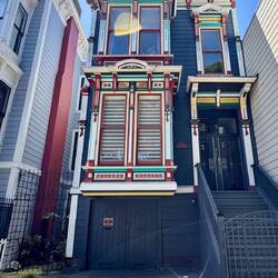 Here is the house. This is a true painted lady!