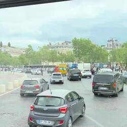 Der Verkehr am Arc de Triumph Teil 1
