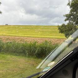 Blick vom Stellplatz auf den Deich