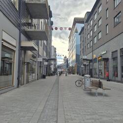 Shopping Mall der neuen Stadt Kiruna. Kaum Leute, da heute Nationalfeiertag.