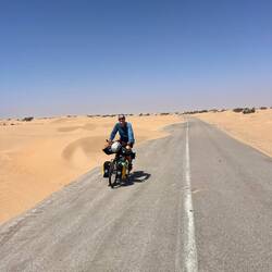 Viele Dünen an der Straße=viel Sand in unseren Ketten