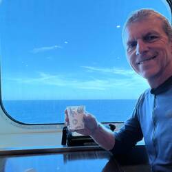 Je craque pour un petit café avec vue sur mer