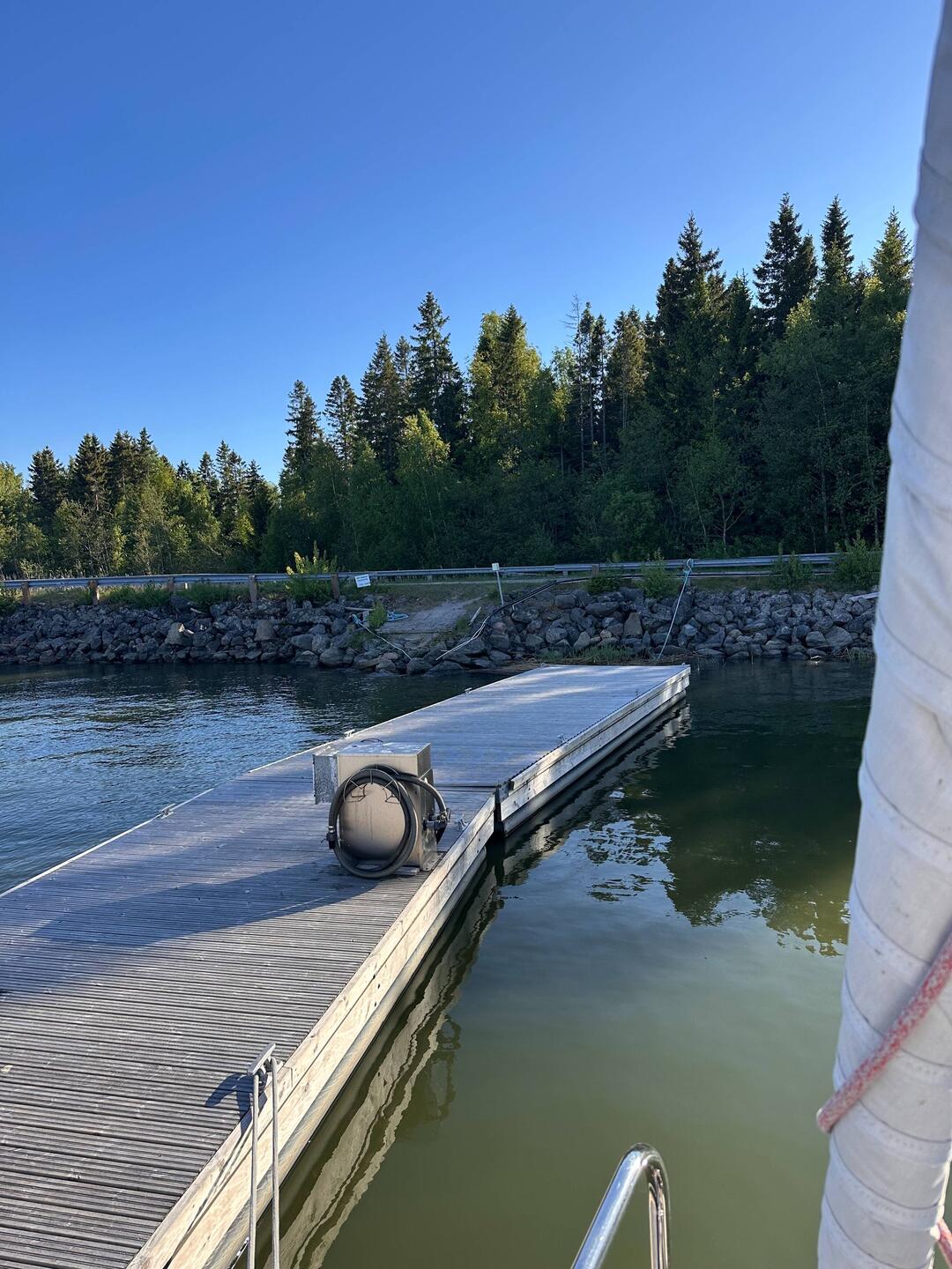 Schwimmsteg wortwörtlich genommen