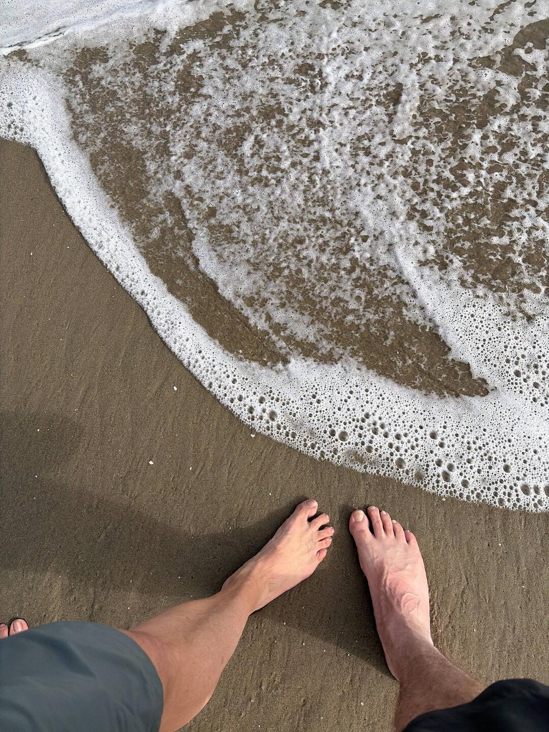 Got to put our feet in the ocean brrrr