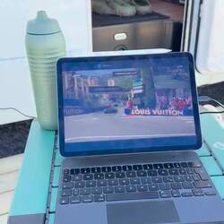 Gibt schlechtere Plätze um den F1 Start in Monaco zu genießen.