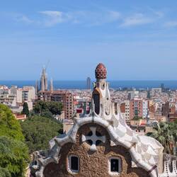 Im Hintergrund die Sagrada Familia