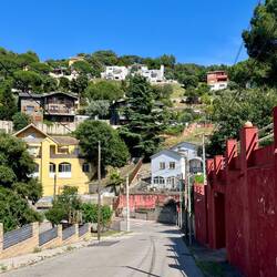 Jolis villages accrochés à la montagne