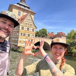 Das Alte Rathaus ist eines der viele Wahrzeichen von Bamberg.