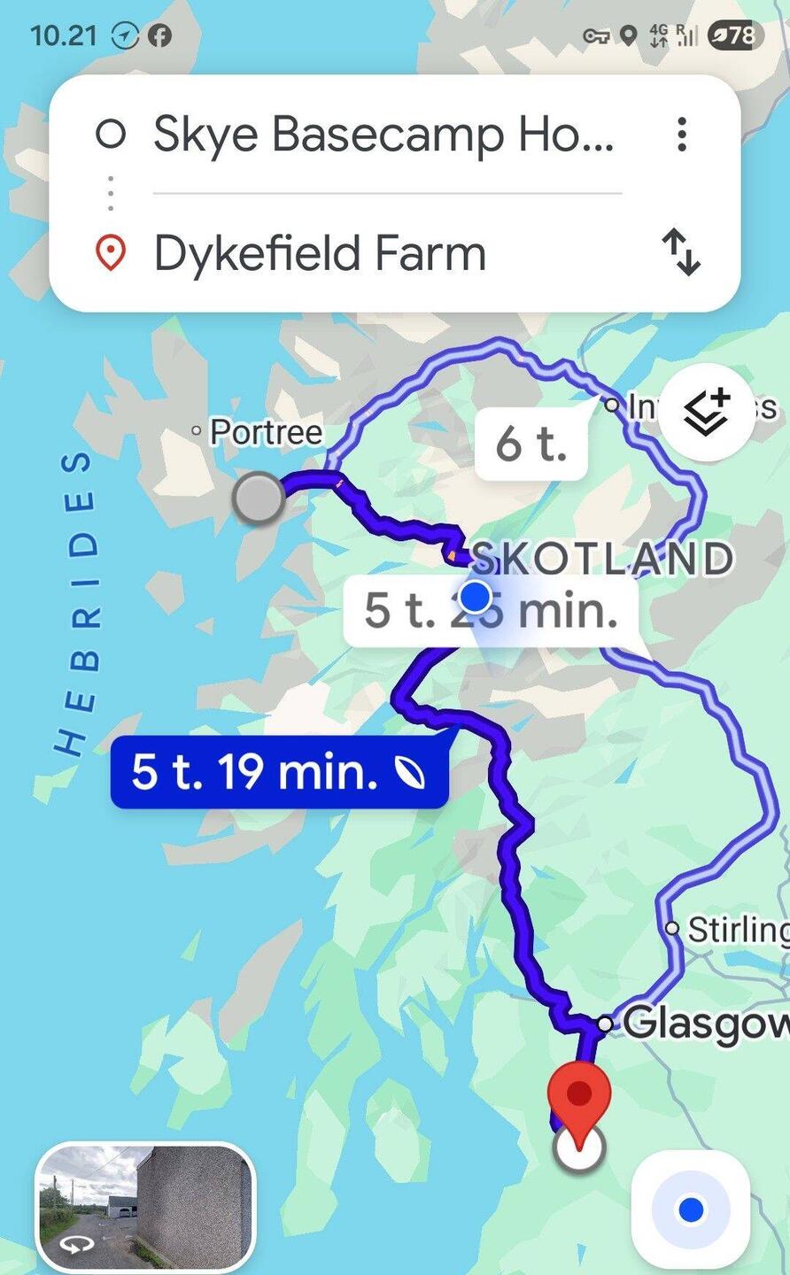 Følger den mørkeblå
