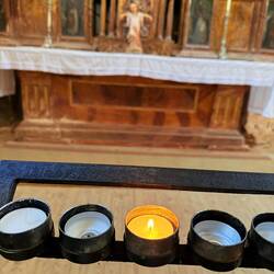 A candle and a wish in one of the 3.457 churches I've seen along the way