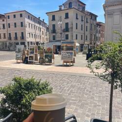 Bassano del Grappa - local artists and coffe