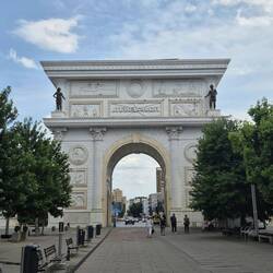 Porta Macedonia - Paris lässt grüßen