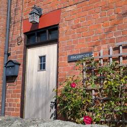 No fingerpost here just a house with that name