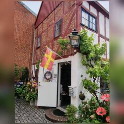 Laden im Hinterhof