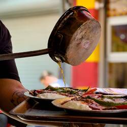 Pouring melted & browned butter over our single-portion döner orders ... Özev — Kemeraltı, İzmir.