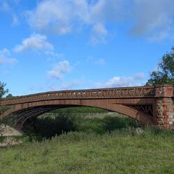 Buttington Bridge, perilous to cross - no pavement