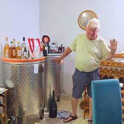 Dragan, stolzer Winzer und Schnapsbrenner