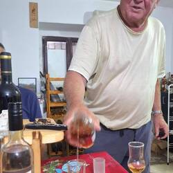 Rakija, Weißwein und Schwarzwein...in der Reihenfolge 🥴