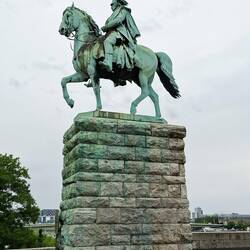 Reiterstandbild aus Bronze von Friedrich Wilhelm IV. von Preußen an der Hohenzollernbrücke